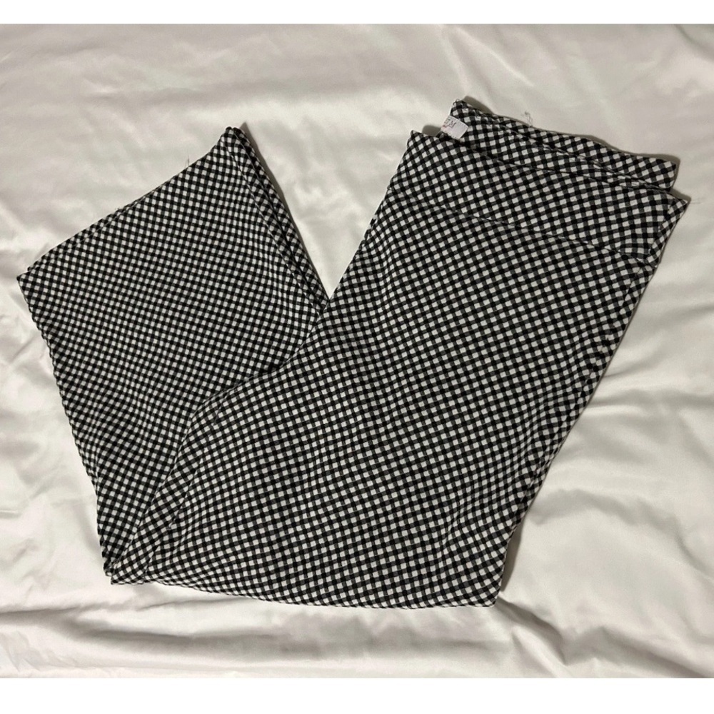 Margaret M Black & White Gingham Cropped Pants